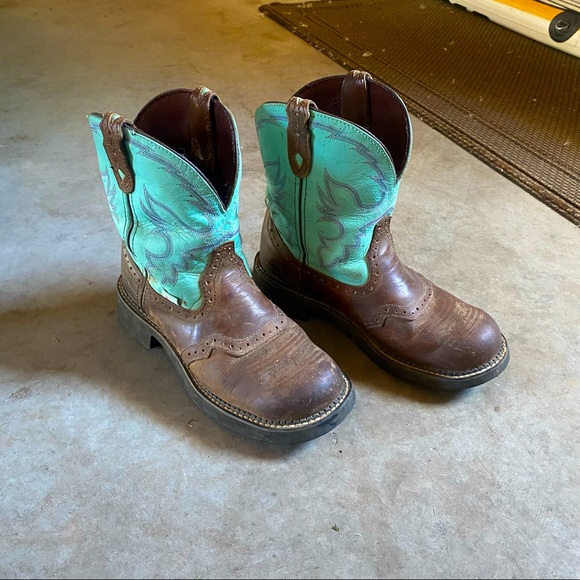 Justin Boots Shoes - Size 9.5 light blue Justin gypsy cowgirl boots lightly used